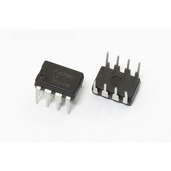 Микросхема LP2951CN-3,3, корпус DIP-8